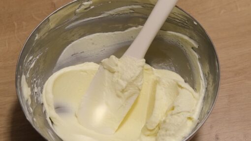 Crema de branza cu unt